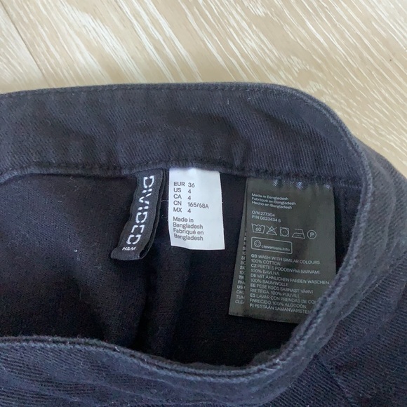 Black denim skirt - Picture 3 of 3